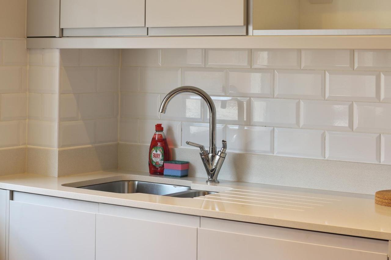 Modern 2-Bed Apartment, Free Parking, City Centre, Netflix & Pet Friendly - Hosted By Stay Host Save Sheffield Eksteriør bilde