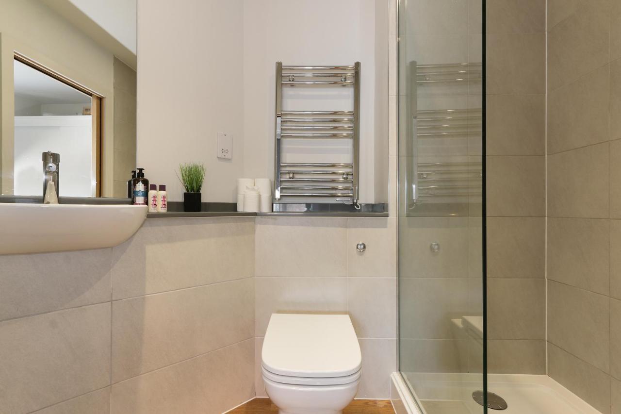 Modern 2-Bed Apartment, Free Parking, City Centre, Netflix & Pet Friendly - Hosted By Stay Host Save Sheffield Eksteriør bilde