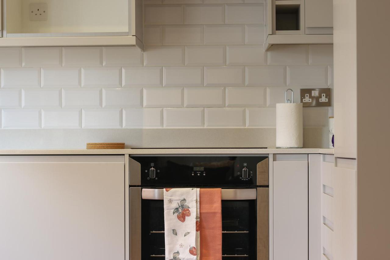 Modern 2-Bed Apartment, Free Parking, City Centre, Netflix & Pet Friendly - Hosted By Stay Host Save Sheffield Eksteriør bilde