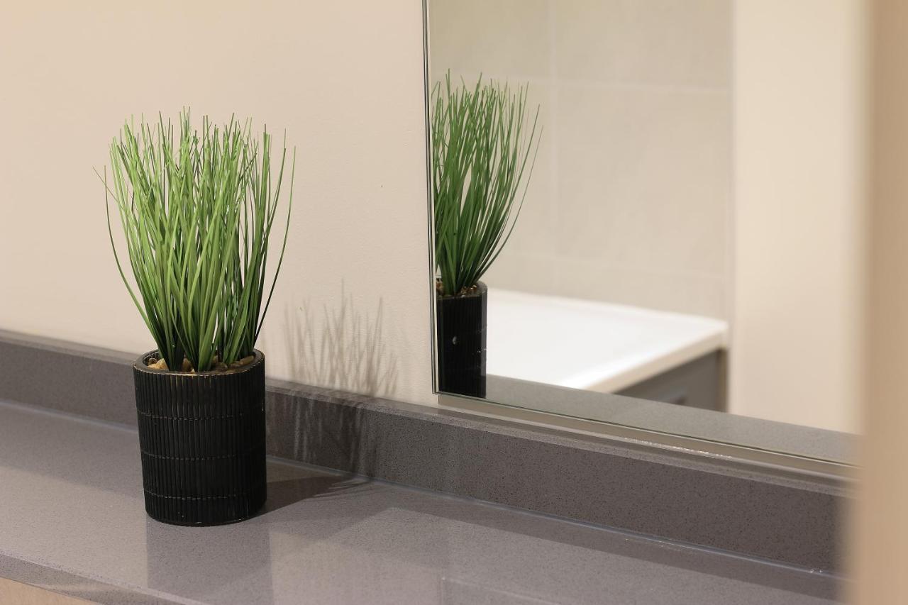 Modern 2-Bed Apartment, Free Parking, City Centre, Netflix & Pet Friendly - Hosted By Stay Host Save Sheffield Eksteriør bilde
