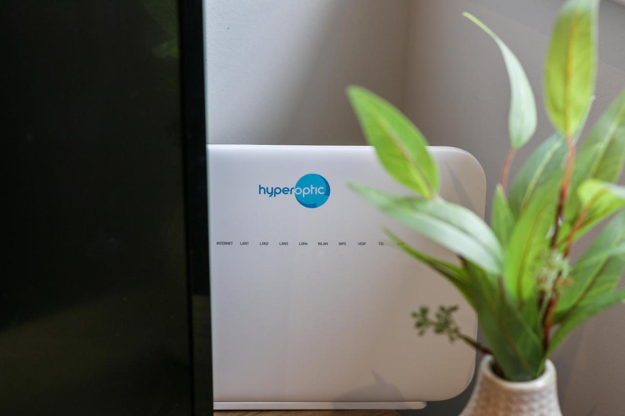 Modern 2-Bed Apartment, Free Parking, City Centre, Netflix & Pet Friendly - Hosted By Stay Host Save Sheffield Eksteriør bilde