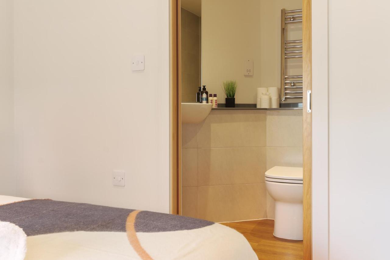 Modern 2-Bed Apartment, Free Parking, City Centre, Netflix & Pet Friendly - Hosted By Stay Host Save Sheffield Eksteriør bilde